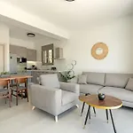 Brand New: Kefalonia Stone - Trapezaki Retreat ヴィラ *