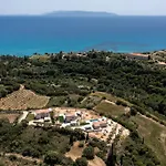 Brand New: Kefalonia Stone - Trapezaki Retreat ヴィラ トラペザキ
