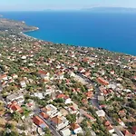 Brand New: Kefalonia Stone - Trapezaki Retreat ヴィラ トラペザキ