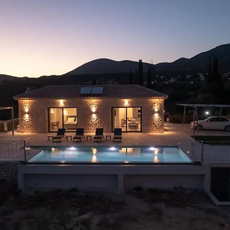Brand New: Kefalonia Stone - Trapezaki Retreat トラペザキ