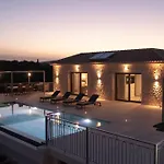 Villa Brand New: Kefalonia Stone - Trapezaki Retreat