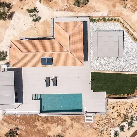 Brand New: Kefalonia Stone - Trapezaki Retreat Trapezaki (Kefalonia)