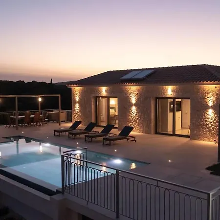 Villa Brand New: Kefalonia Stone - Trapezaki Retreat