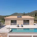 Brand New: Kefalonia Stone - Trapezaki Retreat Villa *